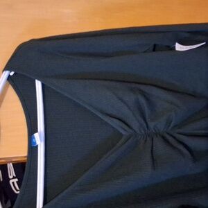 Old Navy NWT Dark green PTP 22-1/2 - 24-1/2"